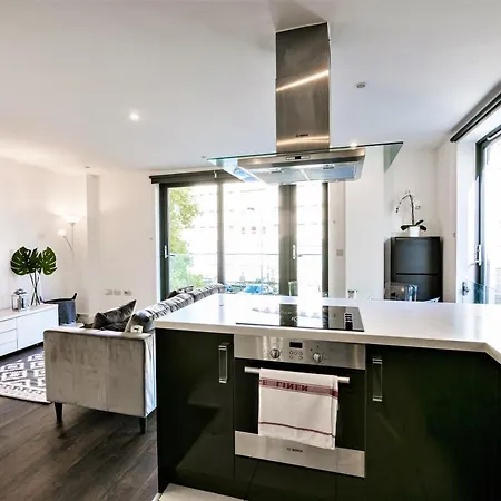 City Centre 2 Bedroom W Parking Appartement Bristol