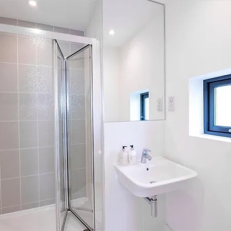 City Centre 2 Bedroom W Parking *